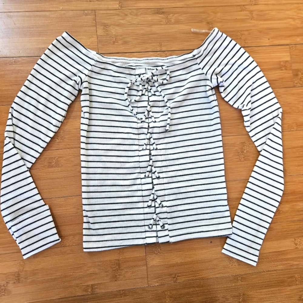 SERIOUSLY SOFT xs women's fitted tie front t-shirt. Long sleeve. Stretchy. Photo
